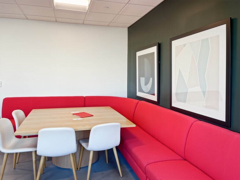 More Photos Of 1433 N Water St, Milwaukee Coworking Space