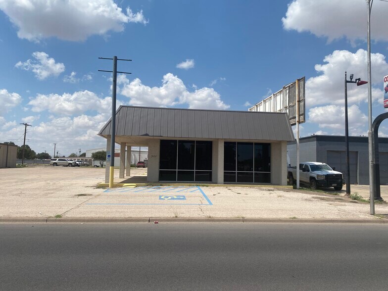 Primary Photo Of 2031 Andrews Hwy, Odessa General Retail For Lease