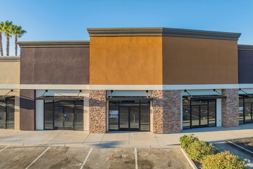 More Photos Of 165 Commerce Ave, Manteca General Retail For Lease