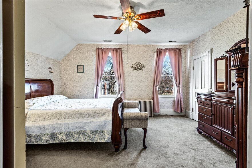 More Photos Of 115 E Broaddus Ave, Bowling Green Apartments For Sale
