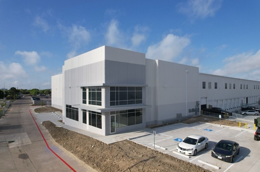 More Photos Of 8008 Sam Houston Pkwy S, Houston Unknown For Lease
