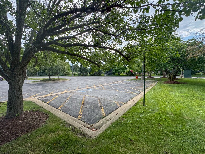 More Photos Of 1776 Legacy Cir, Naperville Medical For Sale