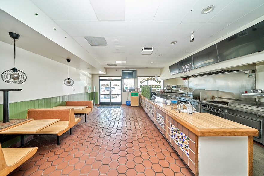 More Photos Of 5835 Bellflower Blvd Unit C, Lakewood Storefront For Lease