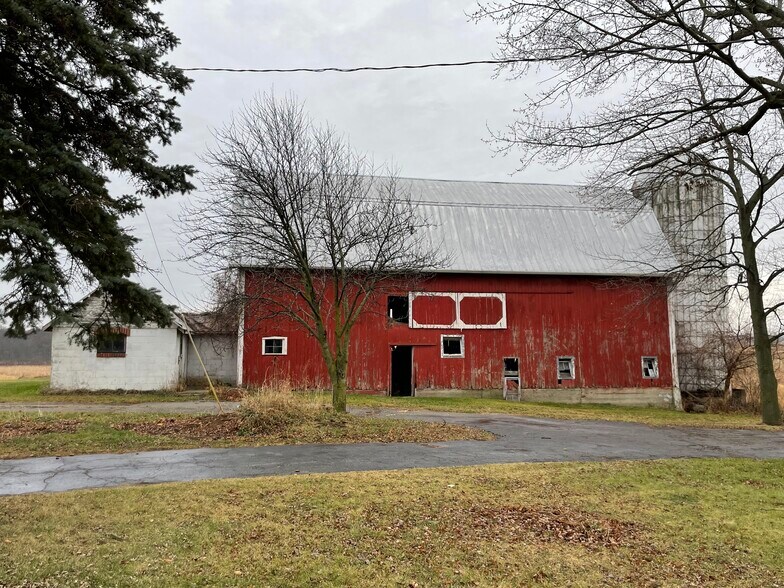 More Photos Of 4841 Stanley Rd, Columbiaville Specialty For Sale