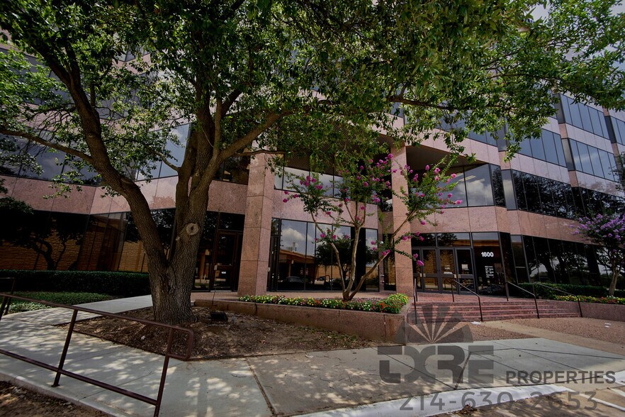 More Photos Of 1600 Airport Fwy, Bedford Office For Lease