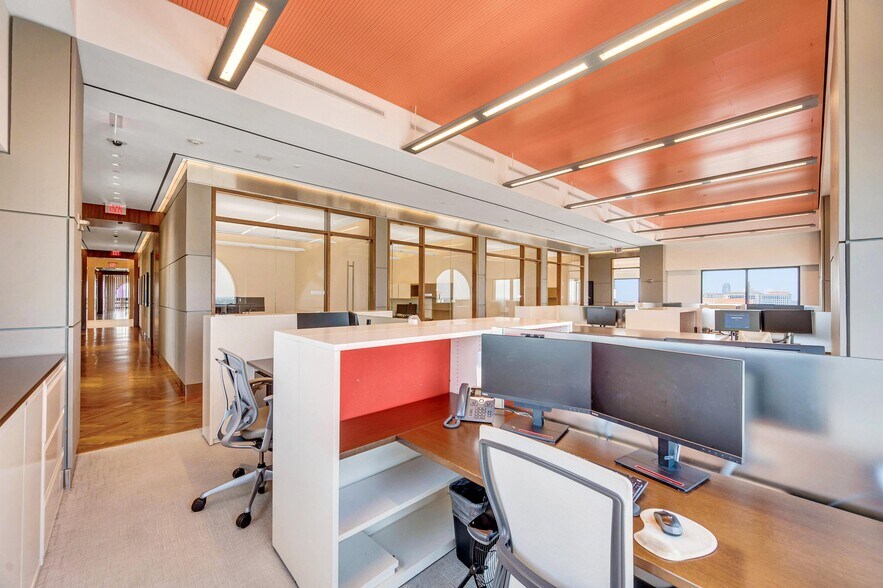 More Photos Of 2020 Ponce De Leon Blvd, Coral Gables Office For Lease