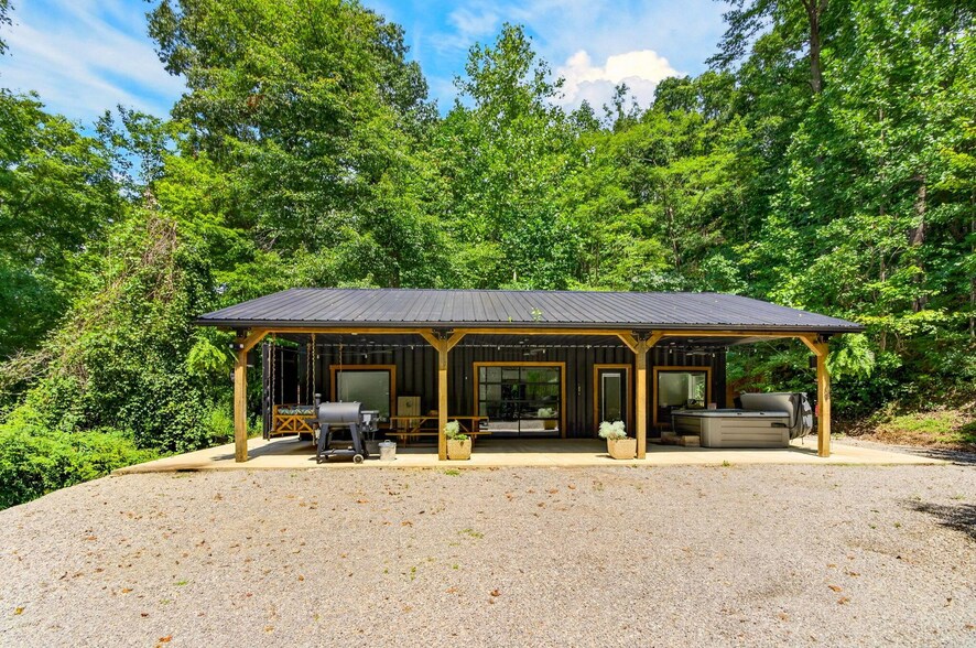More Photos Of 21360 State Route 327, Laurelville Specialty For Sale