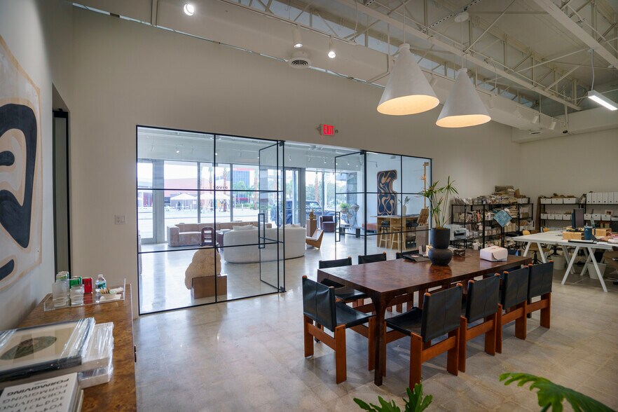 More Photos Of 777 NE 125th St, North Miami Storefront For Lease