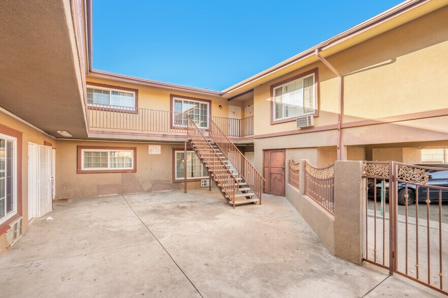 More Photos Of 6653 Darby Ave, Reseda Apartments For Sale