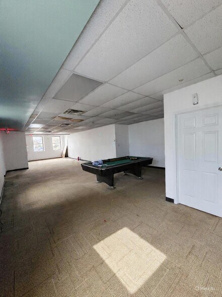 More Photos Of 11-23 Bannard St, Freehold Warehouse For Lease