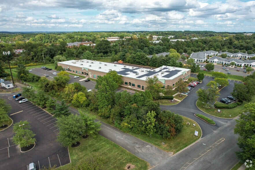 More Photos Of 800-880 Town Center Dr, Langhorne Unknown For Lease