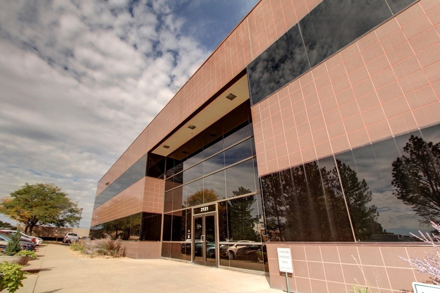 More Photos Of 2121 S Blackhawk St, Aurora Office For Lease