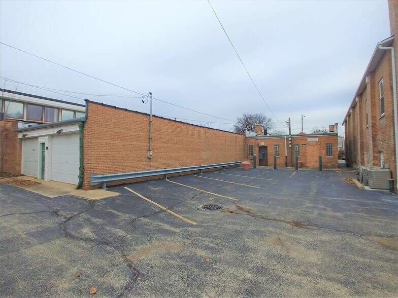 More Photos Of 10448 Kedzie, Chicago Office For Sale