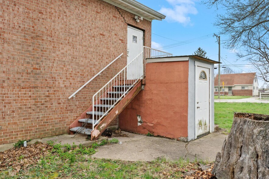 More Photos Of 8340 Pippin Rd, Cincinnati Specialty For Sale