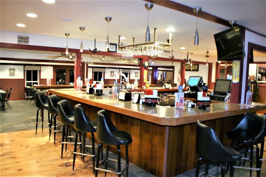 More Photos Of 10 Brick Row Ext, Athens Restaurant For Sale