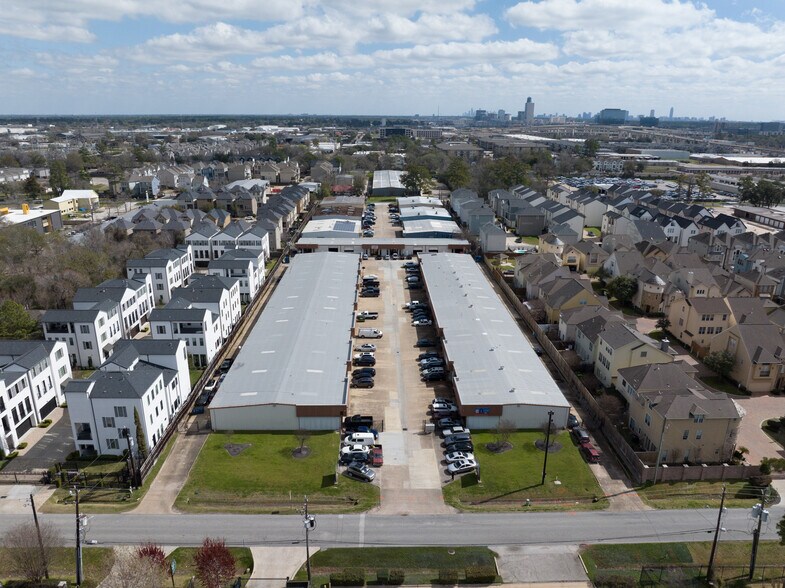More Photos Of 1330 Sherwood Forest St, Houston Warehouse For Lease