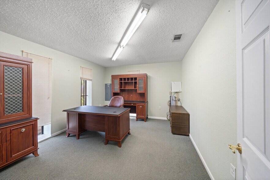 More Photos Of 19962 Lowe Ln, New Caney Manufacturing For Sale