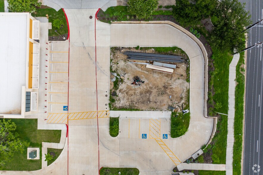 More Photos Of 709 E Slaughter Ln, Austin Unknown For Lease