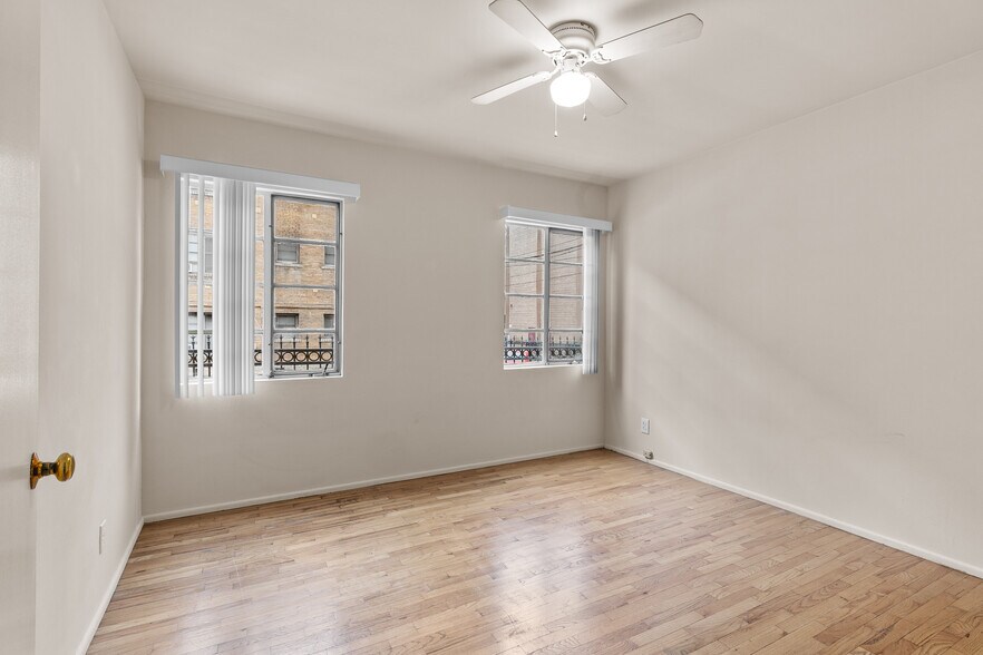 More Photos Of 123-129 N Jackson St, Glendale Apartments For Sale