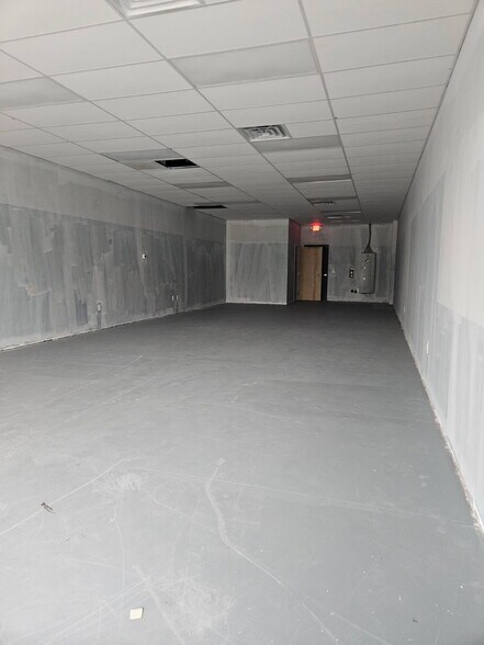 More Photos Of 2509 Piney Green Rd, Jacksonville General Retail For Lease