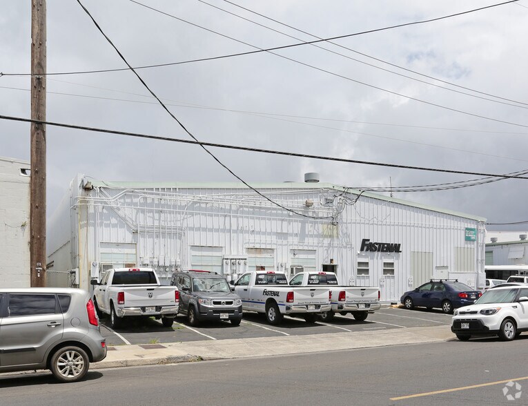 More Photos Of 720 Moowaa St, Honolulu Warehouse For Lease