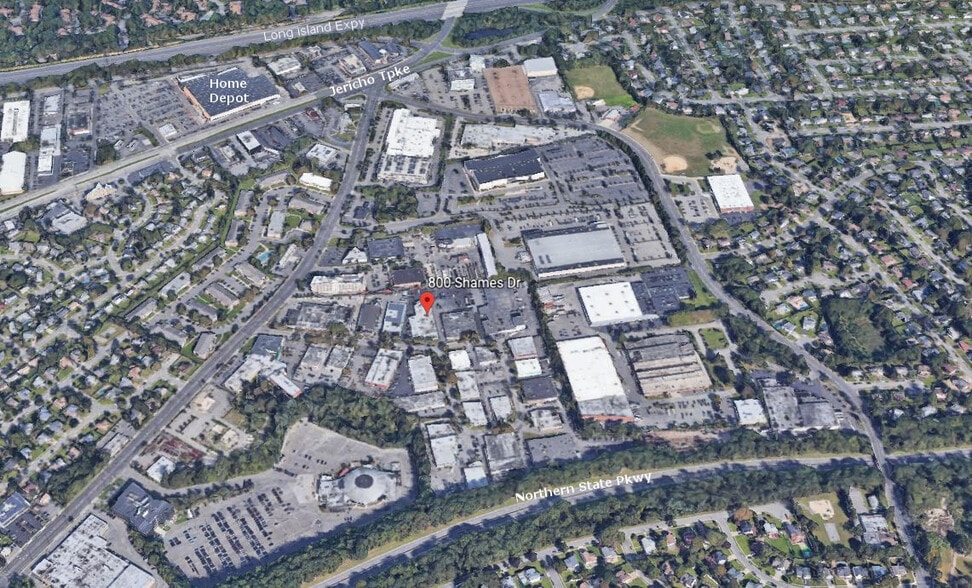 More Photos Of 800-820 Shames Dr, Westbury Warehouse For Lease