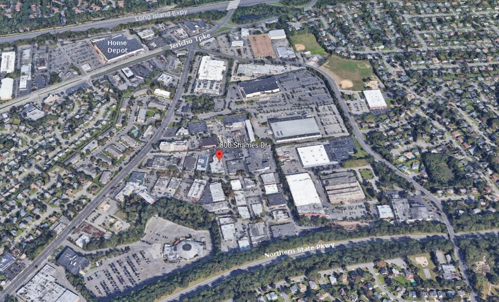 More Photos Of 800-820 Shames Dr, Westbury Warehouse For Lease
