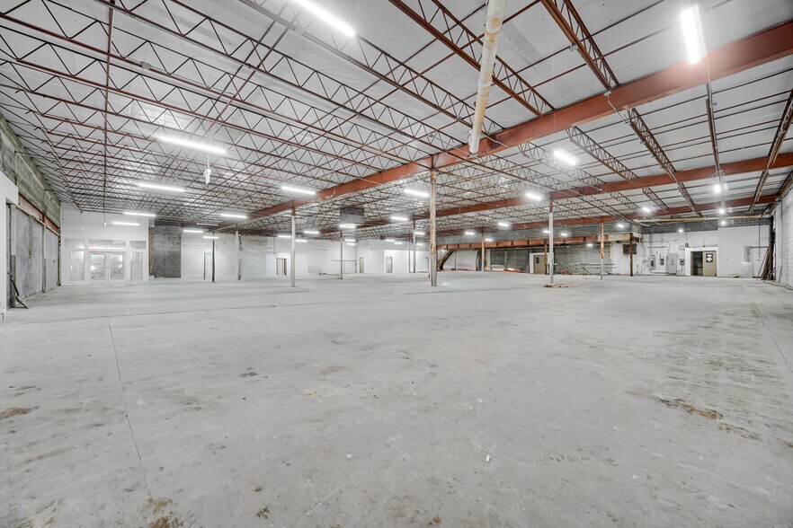 More Photos Of 5050 S State St, Chicago Storefront Retail Office For Lease