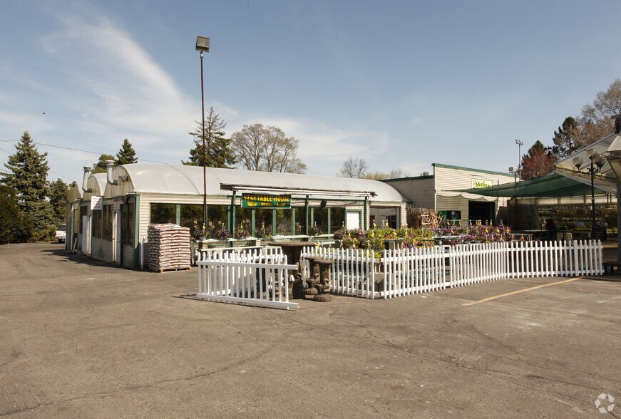 More Photos Of 8077 Grand River Rd, Brighton Garden Center For Sale