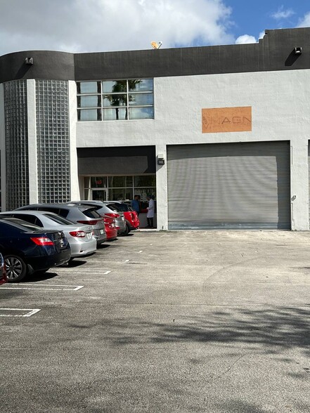 Primary Photo Of 2279 NW 102nd Pl, Doral Industrial For Lease