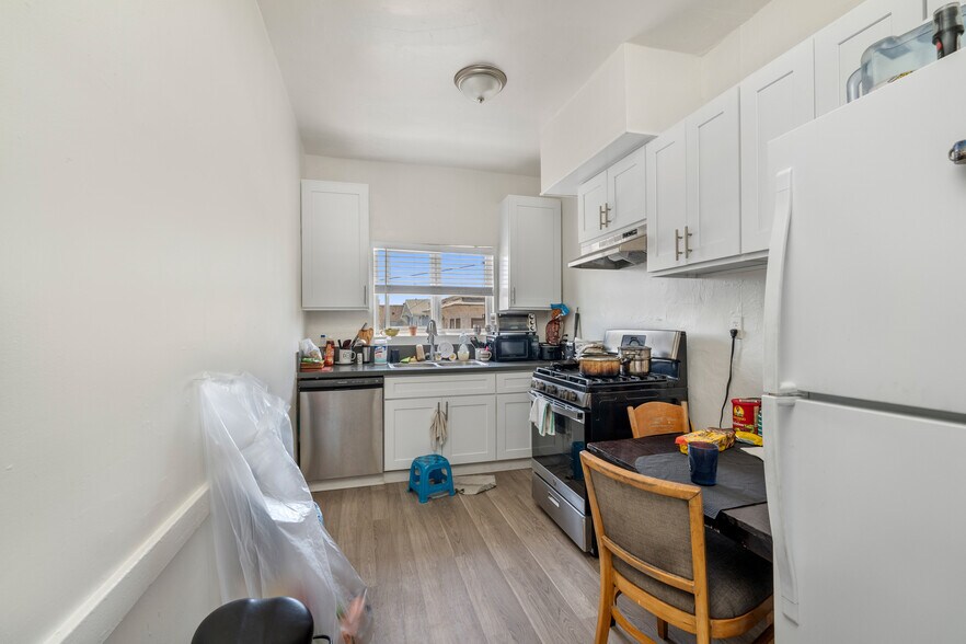 More Photos Of 600 N Soto St, Los Angeles Apartments For Sale