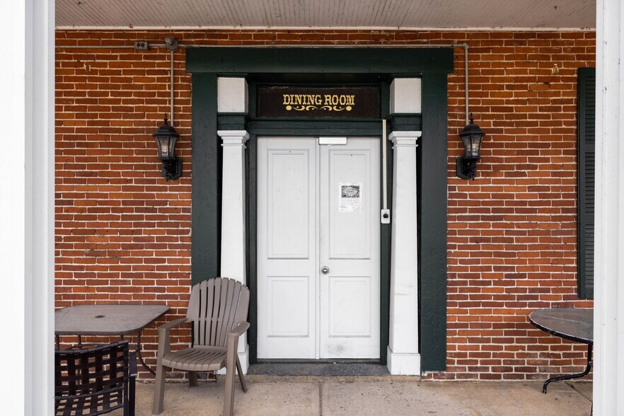 More Photos Of 219 N Market St, Selinsgrove Storefront Retail Residential For Sale