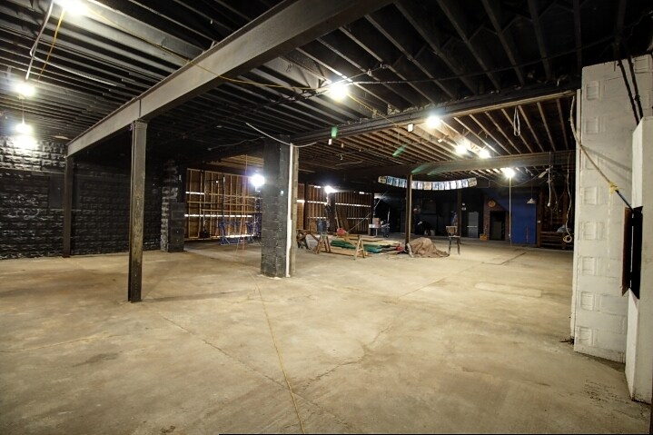 More Photos Of 1515 S A St, Elwood Light Distribution For Sale