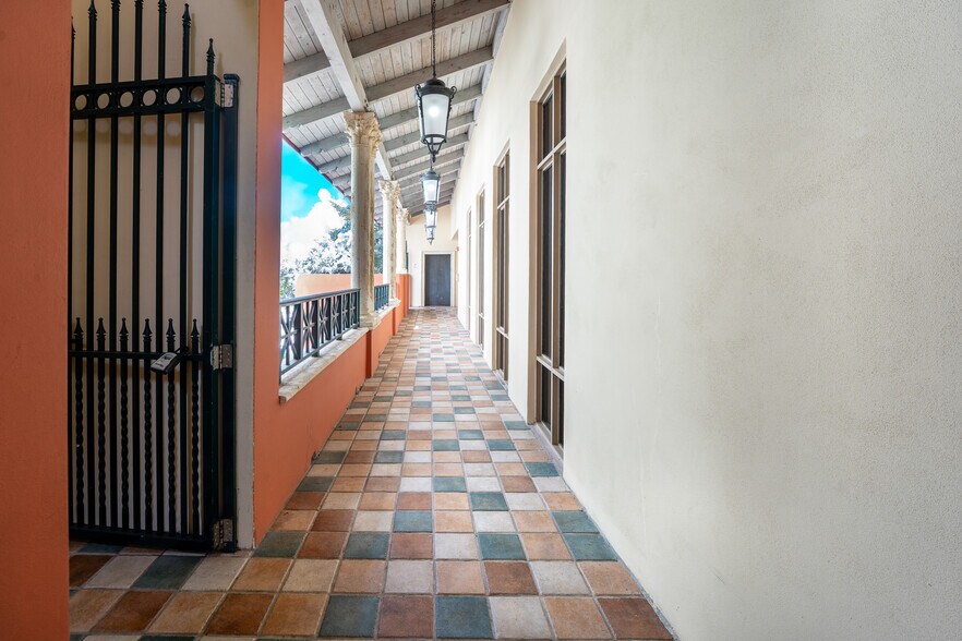 More Photos Of 197 S Federal Hwy, Boca Raton Office For Lease