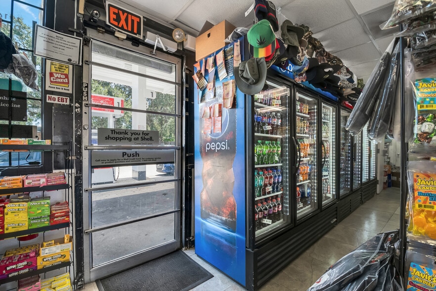 More Photos Of 1916 W Colonial Dr, Orlando General Retail For Sale