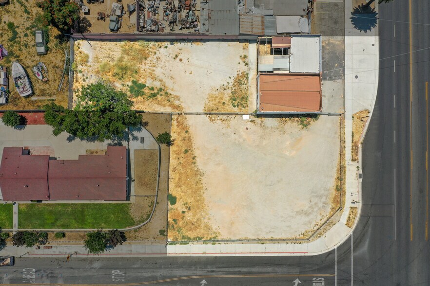 More Photos Of 2350 N Main St, Riverside Freestanding For Sale