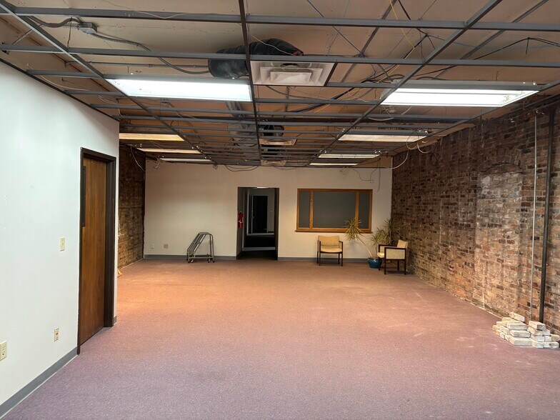 More Photos Of 219 W 1st St, Duluth Office For Lease