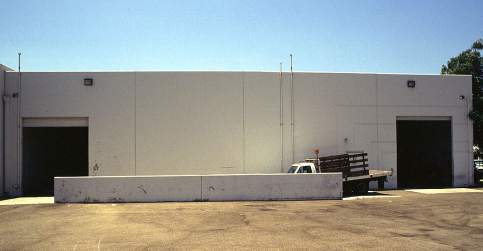 More Photos Of 9820 Bell Ranch Dr, Santa Fe Springs Warehouse For Lease