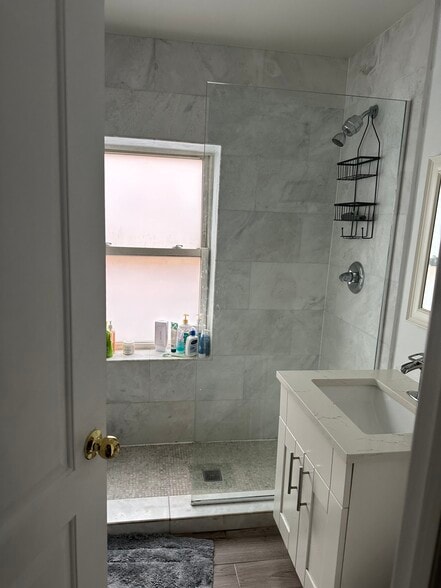 More Photos Of 187 Woodpoint Rd, Brooklyn Apartments For Sale