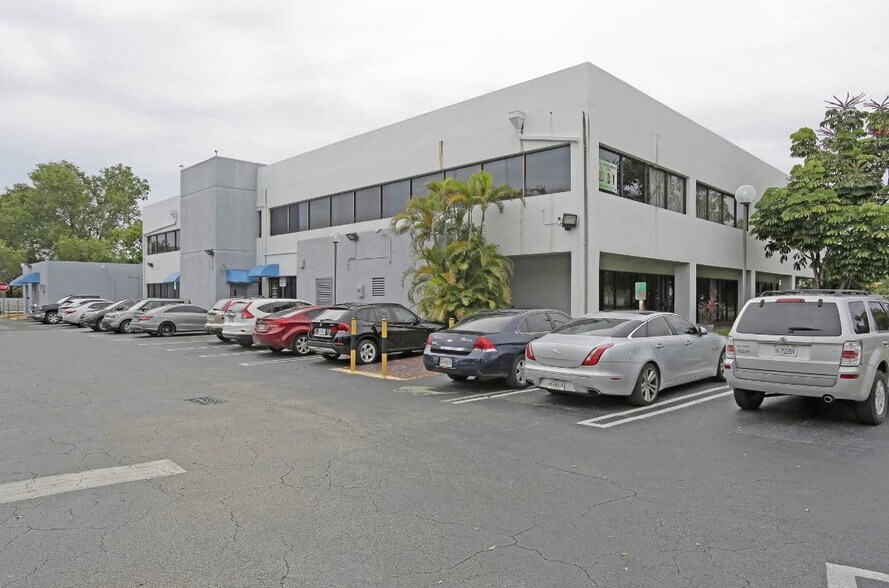 More Photos Of 175 Fontainebleau Blvd, Miami Office For Lease