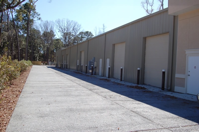 More Photos Of 2050 Old Bailey Rd, Ridgeland Showroom For Lease