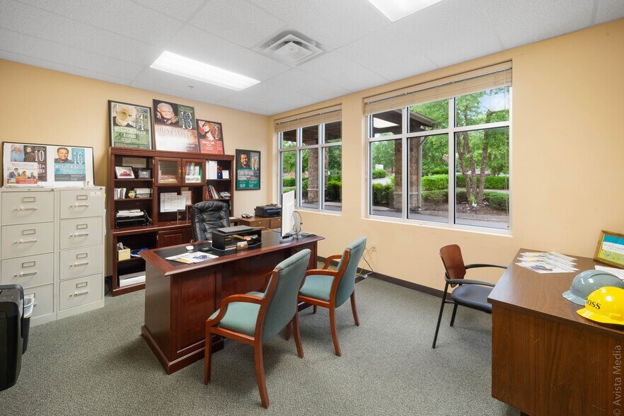 More Photos Of 140 SE Parkway Ct, Franklin Medical For Lease