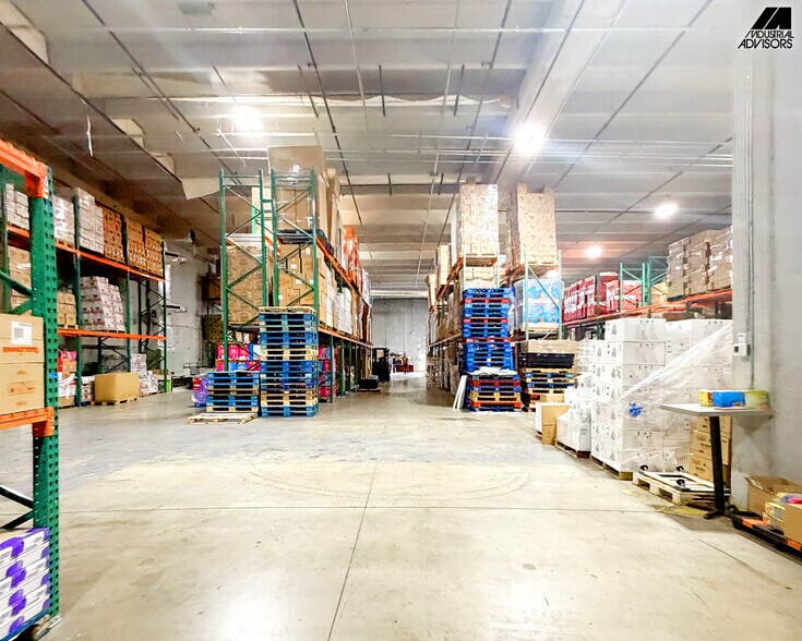 More Photos Of 14240 Palmetto Frontage Rd, Miami Lakes Warehouse For Lease