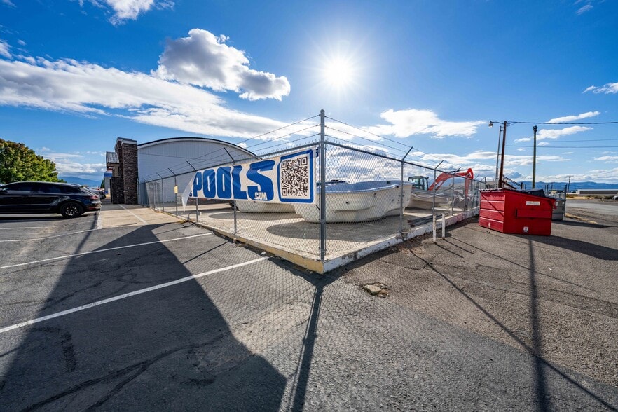 More Photos Of 3811 Crater Lake Hwy, Medford Warehouse For Sale