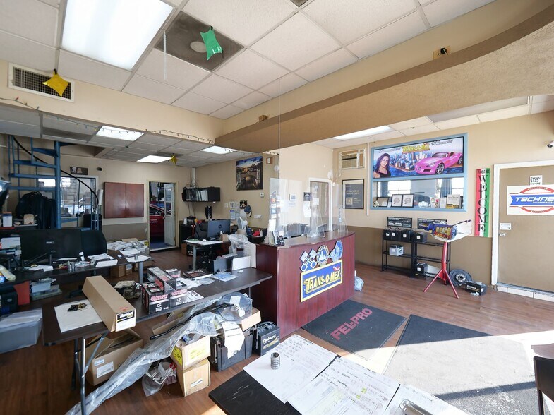 More Photos Of 5000 W Cermak Rd, Cicero Auto Repair For Sale
