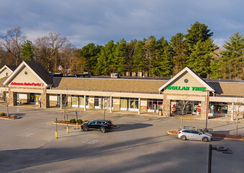 Primary Photo Of 3999-4001 Albany Post Rd, Hyde Park Unknown For Lease