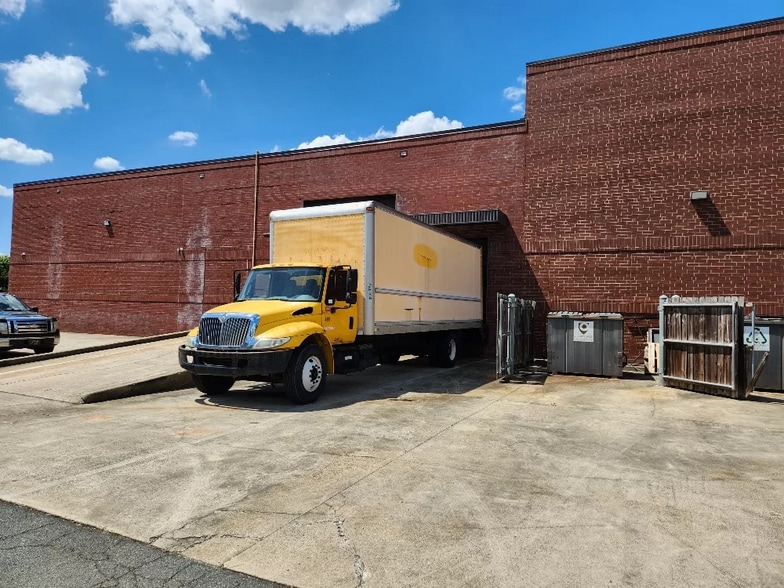 More Photos Of 10617 Southern Loop Blvd, Pineville Light Manufacturing For Lease