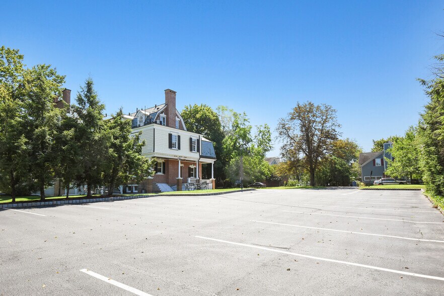 More Photos Of 1 Main St, Flemington Office For Sale