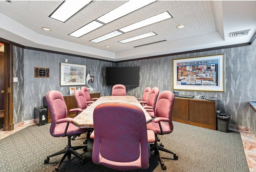 More Photos Of 2300 Westport Plaza Dr, Saint Louis Office For Sale