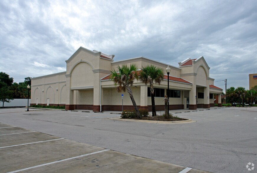 More Photos Of 550 W 1st St, Sanford Freestanding For Sale